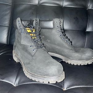 Size 11 men's black timberland boots